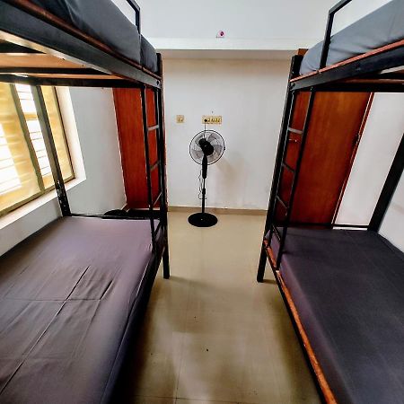 Gogonuts Hostel Варкала Екстериор снимка
