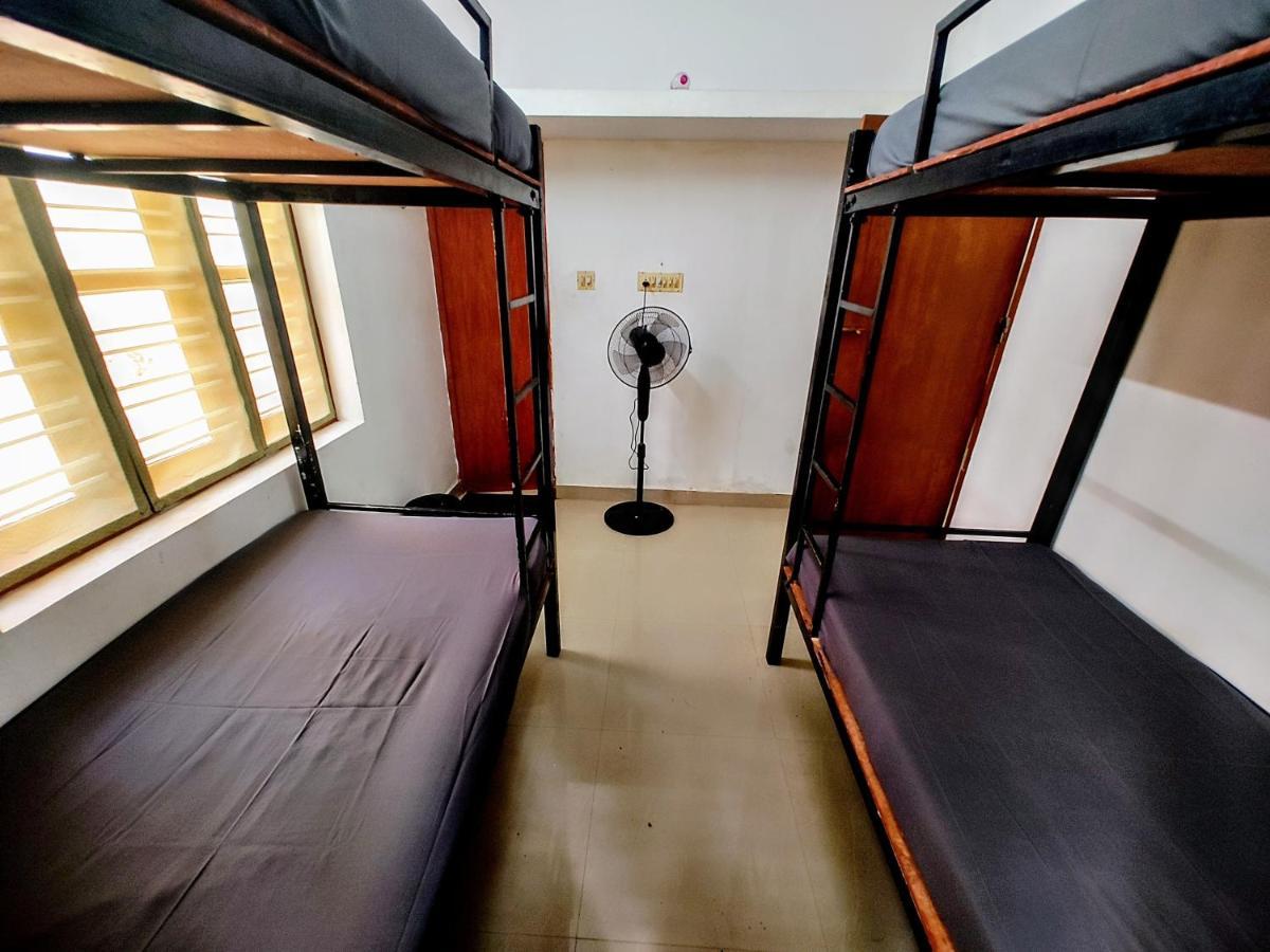 Gogonuts Hostel Варкала Екстериор снимка